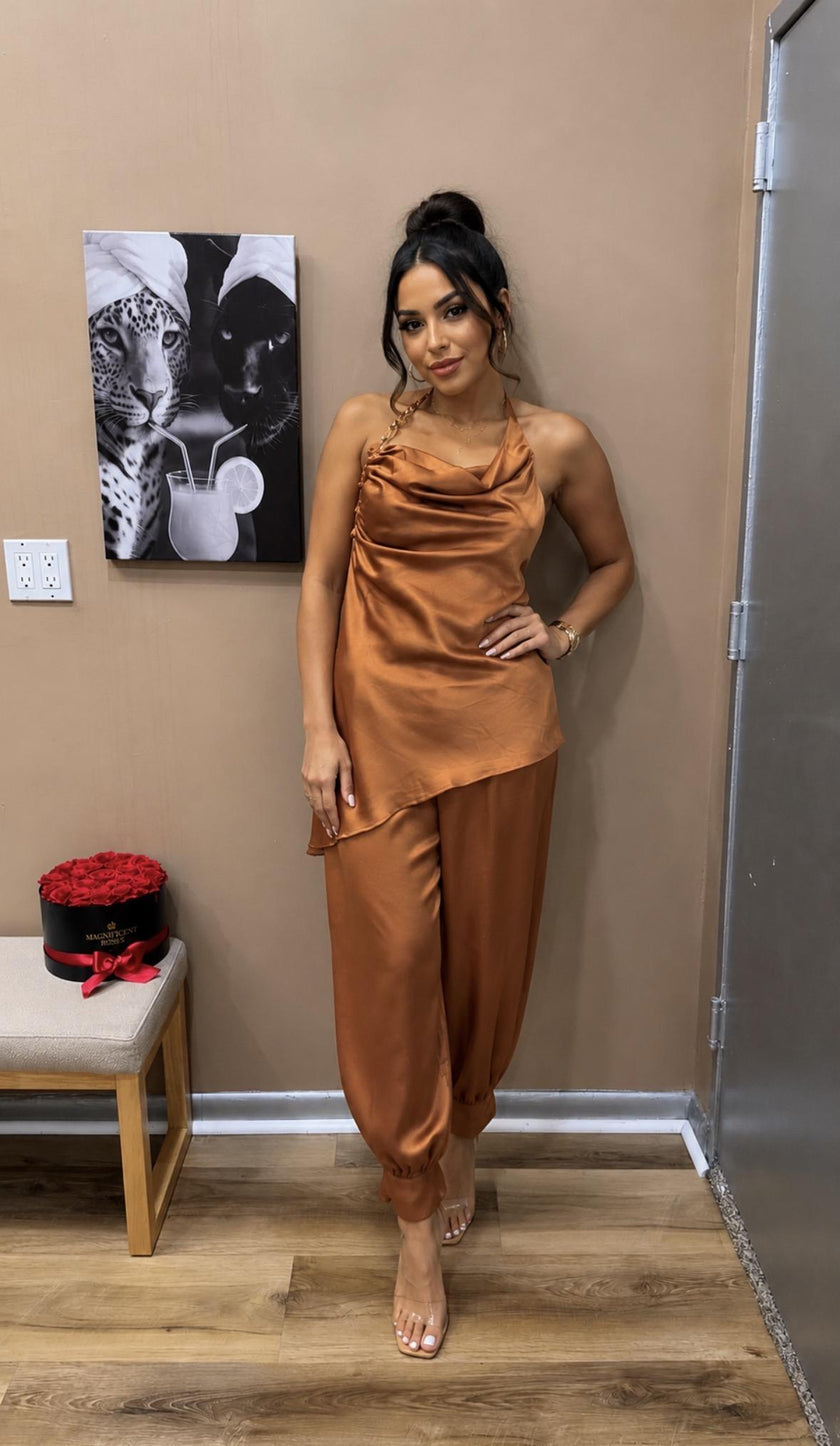 Chain Strap Halter Top And Jogger Pants Set - Caramel